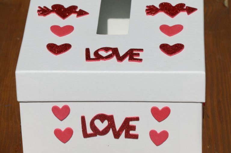 Easy DIY Classroom Valentine Box