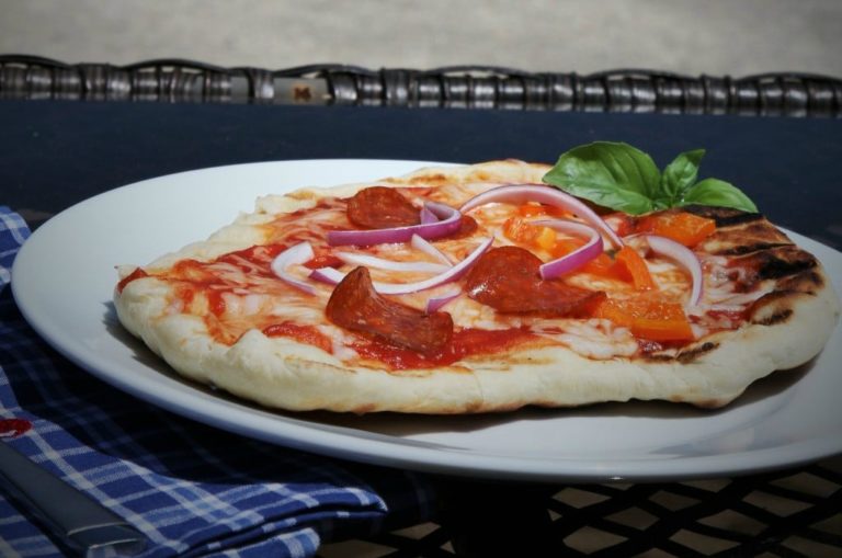 Tips for Grilling Pizza